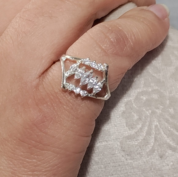 Marquise Cut Gemstones Ring CZ SS 925 - Picture 2 of 6